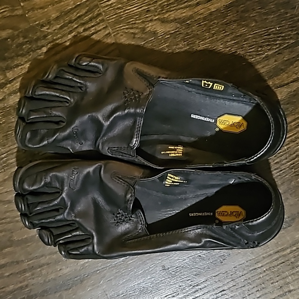 Vibram 5 finger CVT Womens size EU 38
